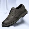 Casual skor män läder snörning brogues oxford lägenheter för svart handgjorda vintage sneakers bröllop