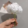 Decoratieve bloemen 50 -stcs/pakket Witte PE Rose kunstmatige bloemkop met stengel diy boeket bruiloftsfeest decoratie plakboek benodigdheden