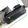 Lokomotivtasche Cool Schaffell Punk Biker Tasche Männer Tasche feines Getreideleder superbussiger Vintage Baguette Umhängetasche Kalb