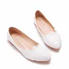 Chaussures décontractées Robe de fête de demoiselle d'honneur blanche Fleur de lacet de mariée