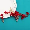 Saç klipleri düğün saç bandı kırmızı çiçek inci kafa bandı moda yaprak şekilli tiaras lüks marrige aksesuarları kristal gelin takılar