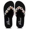 Op een wig vrouwelijke schoenen grote dames slippers glitterglaasjes rubberen slippers snaar parelmedelplatform 2023 Jelly Hawaiian 240425