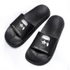 Designer Sandalo di lusso Karl Lagerfield Woman Mens Fashion Fashion Tazz Slipper in gomma Sole Summer Beach Moca