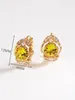 Boucles d'oreilles cerceaux minuscules femmes faites avec des cristaux d'Autriche pour les filles bijoux de la Saint-Valentin