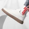 Gelegenheitsschuhe koreanische Männer im koreanischen Stil weiße Schnüre-up echte Lederflats Schuh atmungsaktiven Trendsneaker Streetwear junge Schuhe Mams