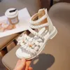 2023 Sommer Baby Girls Sandals Strand Holiday Kinder Schuhe High Top für Kinder Perlen Blumenprinzessin Größe 2336 240425