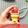 Año Nuevo El año del Loong Lucky Mascot Doll pare Lindo Cadena de colgantes de muñecas Capante de la llave Cadena de llave