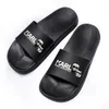 Designer Sandalo di lusso Karl Lagerfield Woman Mens Fashion Fashion Tazz Slipper in gomma Sole Summer Beach Moca