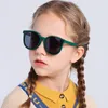 3-12 Jahre Kinder polarisierte Sonnenbrille Jungen coole Mädchen weiche tpe Rahmen Katzenaugendesign Mode Sonne UV400 Schutz Oval Brille 240417