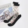 Chaussettes de femmes coréenes de la mode d'été LSTRIE UltraHin Transparent en dentelle en soie cristal rose fleur élastique courte femelle cool