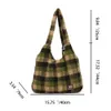 Women Lagn Wool Borse Fluffy Borsa di grande capacità Pelugia Phuid Pattern Ploid Pattern Tote Shopping Vintage Shopping ascelle 240423