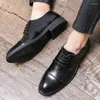 Chaussures décontractées Zapatos de Hombre Mode extérieure Mandards en cuir authentiques pour hommes Italien Mark Wedding Flats