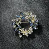 Broches skeds mode prachtige kristallen krans bloem badges voor vrouwen mannen elegante luxe stralende boetiek decoratiepennen