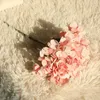 装飾的な花人工アジサイの花偽の花嫁壁母の日の結婚式の飾りを整理する