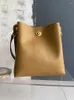 Totes Cowhide äkta läderhandväska Fashion Office Ladies Elegant Single Shoulder Crossbody Bag Women stora kapacitet hinkväskor