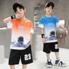 Boys Summer Quickdry Basketball Jersey Sports Clans à manches courtes 514 ans Fashion Kids 2pcs TshirtsShort Pantals Vêtements 240428