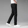 Pantalon masculin de style classique d'été slim slim blanc jean blanc de haute qualité fashion coton stretch du denim pantalon