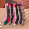 Chaussettes de luxe pour hommes de luxe printemps automne classiques couleurs lettre fille femme chaussette de coton à la mode coton de la broderie coton de coton classique meias