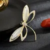 Broches elegantes temperamento de luxo Lady Lady Cubic Zirgonia Dragonfly Broche Crystal Fashion Metal Pin Gift Dress Acessórios