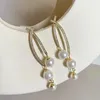 Boucles d'oreilles en peluche simple goutte d'atmosphérique pour femmes élégants petites perles conception