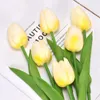 Kwiaty dekoracyjne 5pcs Pu Tulip Artificial Bouquet Fake Decoration Wedding Materiały