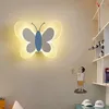 Lámparas de pared Lámpara LED creativa moderna habitación para niños nordic sencillo cartoon caricaturas mariposas y niñas pasillo