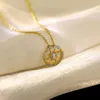 Colliers pendants One Piece Fashion Exquis Sun Moon Moon Star Géométrie incravée de Zircon Copper Golden Color Collier Femme Femme Cadeau quotidien
