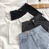 Jeans féminins short occasionnel à taille haute déchirée avec des poches trous de franges d'été