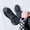 Chaussures décontractées Fashion de luxe pour hommes original cuir noir élégant plate-forme de chaussures de chaussures de bal robes de bal de bal de marque de créateur gentleman homme homme