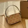 Luxury Channelism Bag Teri Bolsa feminina Bag da lua de lua de sprout Bolsa de ombro de ombro Bolsa Crossbody Print Mini Classic Old Flower Bag Miuimiui Celiene