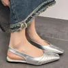 Sandales mode femelles profondes dames plates avec chaussures