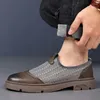 Chaussures décontractées mâles mâles respirant des hommes de marche noire gris glissé pour les hommes