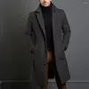 Męskie okopy płaszcze ciepłe i przytulne czarny płaszcz dla mężczyzn z długim rękawem pojedynczy piersi idealny zimny wygląd biznesowy