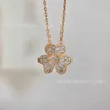 Collier de créateur de haute qualité Vancleff pour femmes Collier de fleur de trèfle chanceux complet Full diamant 18k Pétales en or rose