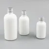 Diseño de botellas de almacenamiento !!30 ml 50ml 100ml recargable botella de vidrio blanco de recarga plataforma de aluminio negro 1oz 5/3oz whtie gota