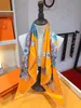 Robe Legere Seidenquadratschal H673904s Designerin Tierdruck Stoles Orange Vintage Sik Taschentuch Twill Cheval Horsehead Wagen Hijab