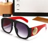 Le designer conçoit les hommes et les femmes Bridge Bayberry Sunglasses Straviolet Ray Ray Goggles Temple Février