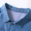 Vestes Summer Kids Denim Shirt Fashion Solid Boys Boys Solide Coton Coton Double Poches Design Tops Corée Children Vêtements