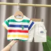 2pcs enfants Vêtements Mother Kids Vêtements Childrens sets garçons Tshirts Shorts Coton Coton Suite de mode à manches courtes 240428