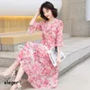 Robes de fête Spring d'été féminine Robe en mousseline de mousseline florale midi élégant confortable coréen doux bureau dame 2024 Flare Sleeve