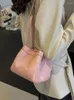 Drawstring Persoonlijke damesemmer schoudertassen 2024 Lente zomer Solid Faux Suede Hasp Mini Handtjes Bags Fashion Ladies Commuter Toes