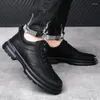 Scarpe casual uomini in pelle in pelle in pizzo morbido maschile sneaker mocassini che camminano zapatos hombre