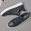 Marke Großgröße Cowhide Board Schuhe Männer Europa Station Elastizität KOSTENLOSE Schnürung kleine weiße Schuhe Casual Loafer Damenschuhe A20