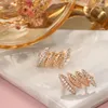 Boucles d'oreilles en peluche gulkins anglais géométrique unique pour les femmes 585 Rose Gold Couleur Réglage blanc naturel zircon fin bijoux