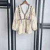 Lässige Kleider Frauen V-Ausschnitt Midi Kleider Stickknöpfe Lose Vintage Printd drei Viertelhülsen Weibliche Robe Spring 2024
