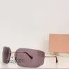 Lunettes de soleil pour femmes Classic Luxurys Designer Euro American Trend Glasses Curved Lences Shades Large Frame Contour Light UV400 Goggles N9NP