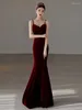 Feestjurken wijn rood prom spaghetti riem mermaid vrouw vintage fluwelen vloer lengte bruiloft toast bruid avondjurken 2024