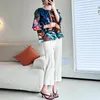 Women's Blouses Miyake geplooide zomer Gorgeour Flower T-shirt 2024 Hoogwaardige vrouwen rond kraag met lange mouwen Gedrukte stretch losse shirts