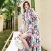 Lässige Kleider Es ist ein kleines französischer Retro-Style-Floral-Chiffon-Kleid, der lange 2024 Springsommer ist