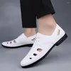 Chaussures décontractées Été masculine Écoute de mode Fashion Cuir Comfort Doux Sole Sole Breffe-Baspire sans glissement Léger plus taille